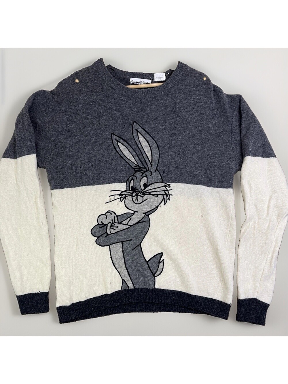 Vintage 1998 Warner Bros Bugs Bunny 100% Lambswool Pullover Sweater Large Tears